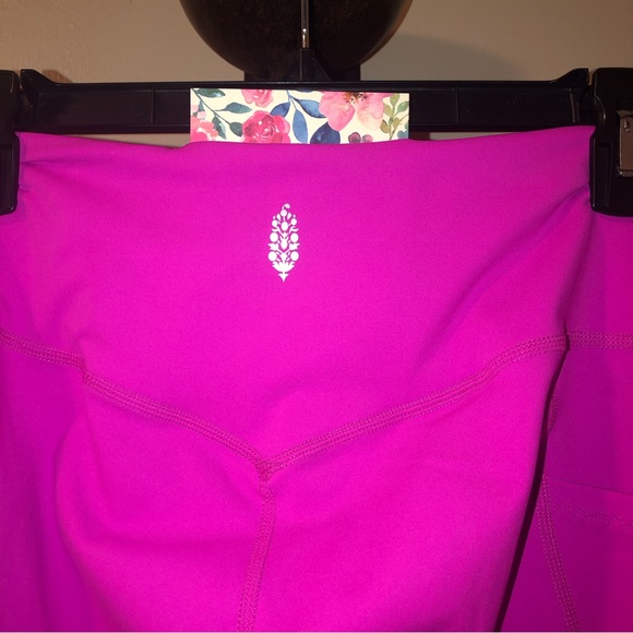 Free People NWT Solid Wave Rider Ankle Legging,Size-Medium,Color-Living Magenta - Picture 7 of 12